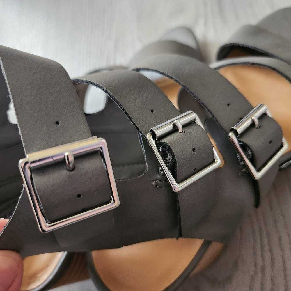 Crown Vintage Gray Buckle Wedge Heel Sandals - image 4