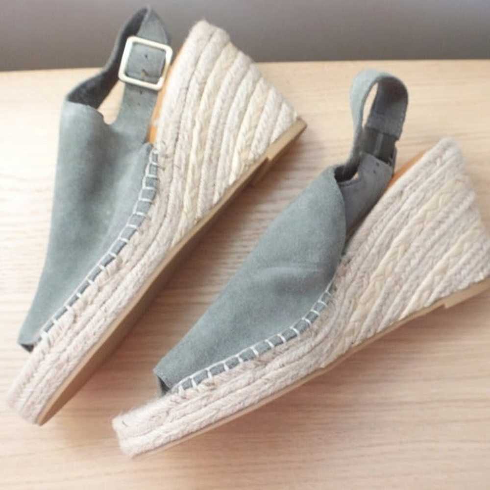 GAP Women's Suede Espadrille Wedges Size 8.5 NWOT - image 3