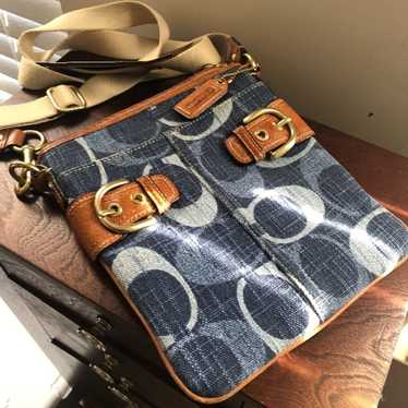 Vintage Coach Crossbody Bag - image 1