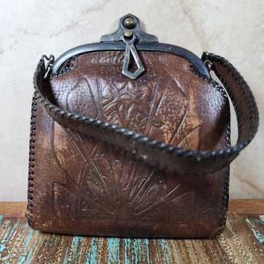 Vintage Hand Tooled Leather Purse Metal Clasp Ear… - image 1