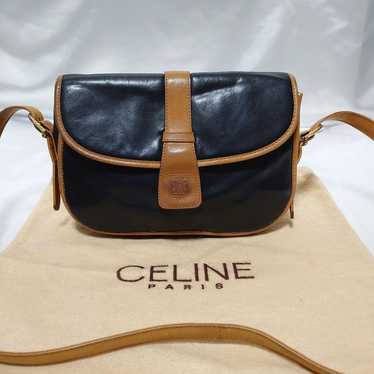 High-quality CELINE leather shoulder bag pouch.