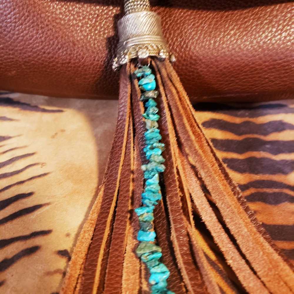 HoBo Pebbled Ltr w/ Turquoise Tassel Handbag EUC - image 4