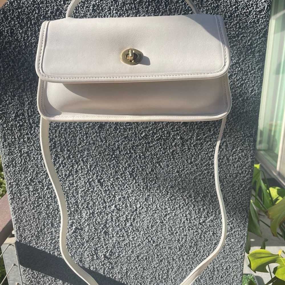 Rare Vintage Coach Geometric Clutch Bag in White … - image 3