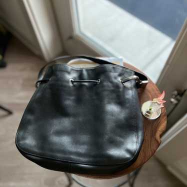 VINTAGE Gucci Black Leather Shoulder Bag - image 1