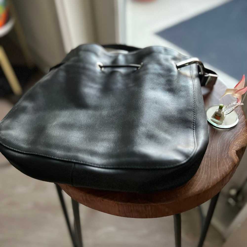 VINTAGE Gucci Black Leather Shoulder Bag - image 2