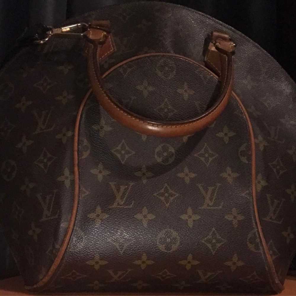 Authentic Louis Vuitton Ellipse MM - image 3