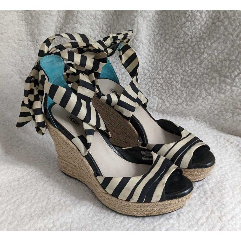 UGG Luciana Wedge Sandals Shoes 8.5 Black Cream S… - image 1