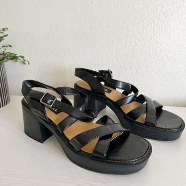 Vintage | Y2K Chunky Heeled Sandals