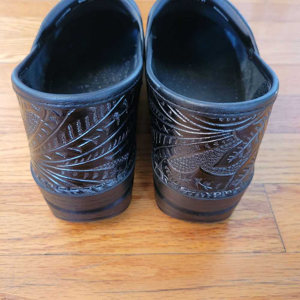 Dansko Dansko 41 Antique Black Embossed Tooled Sw… - image 6