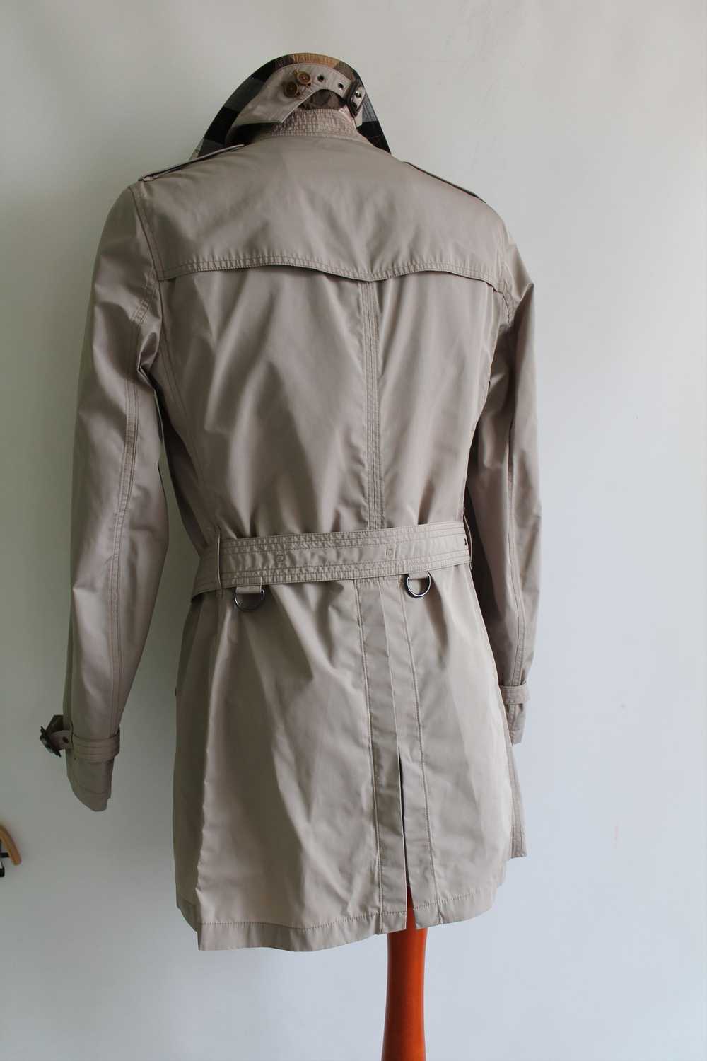 Burberry BURBERRY BRIT Kensington Belted Trench C… - image 5