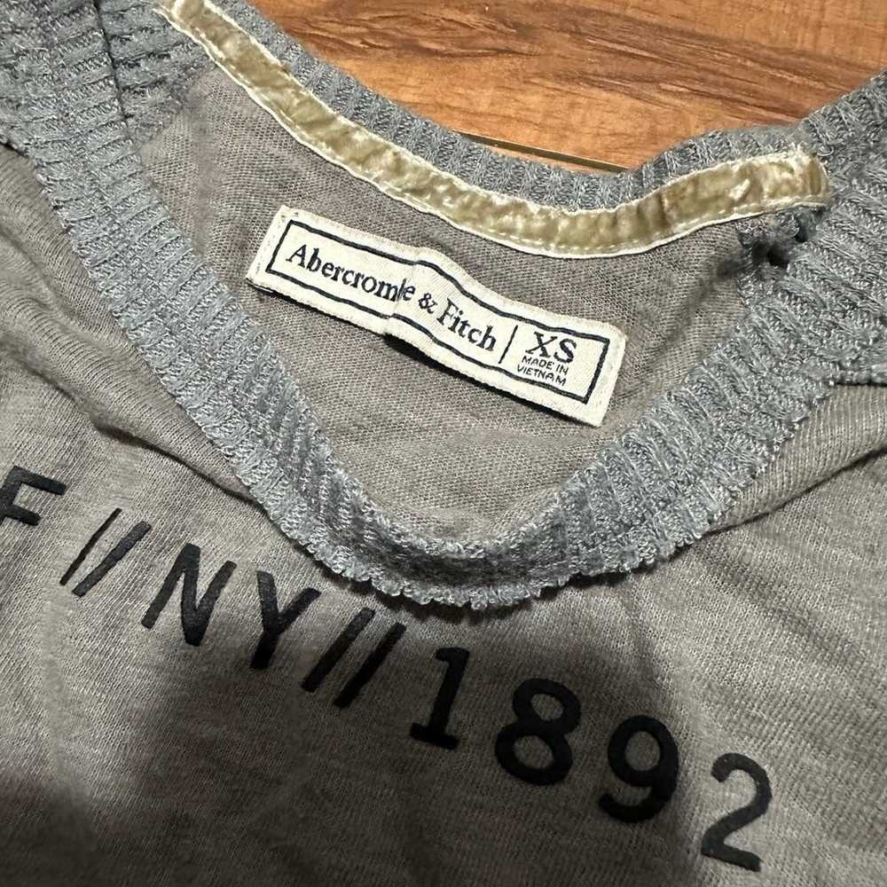 ambercrombie and fitch vintage longsleeve - image 2