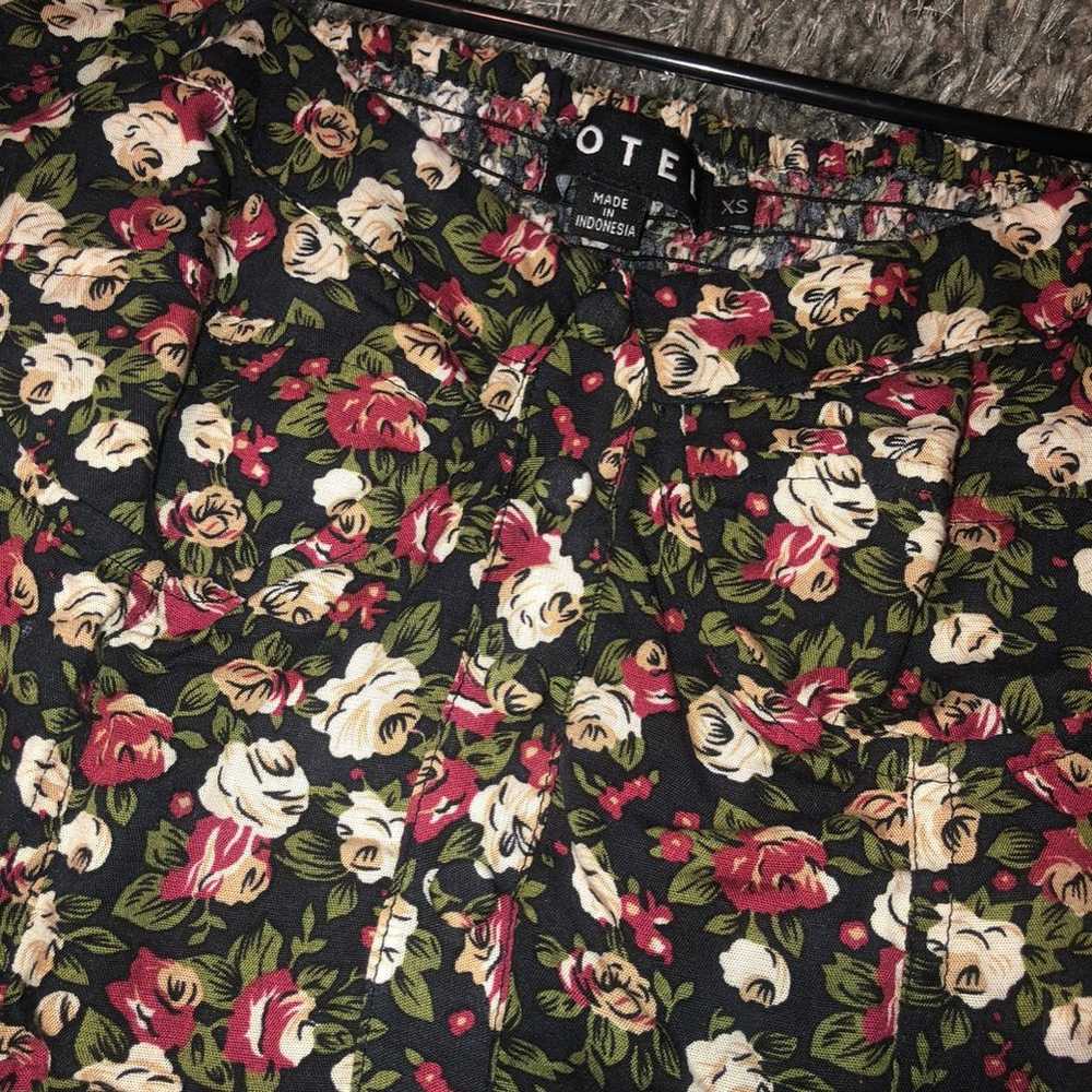 Motel rocks floral long sleeve crop top - image 2