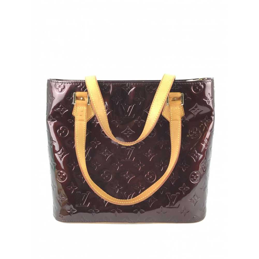 Louis Vuitton Pochette Voyage patent leather hand… - image 3