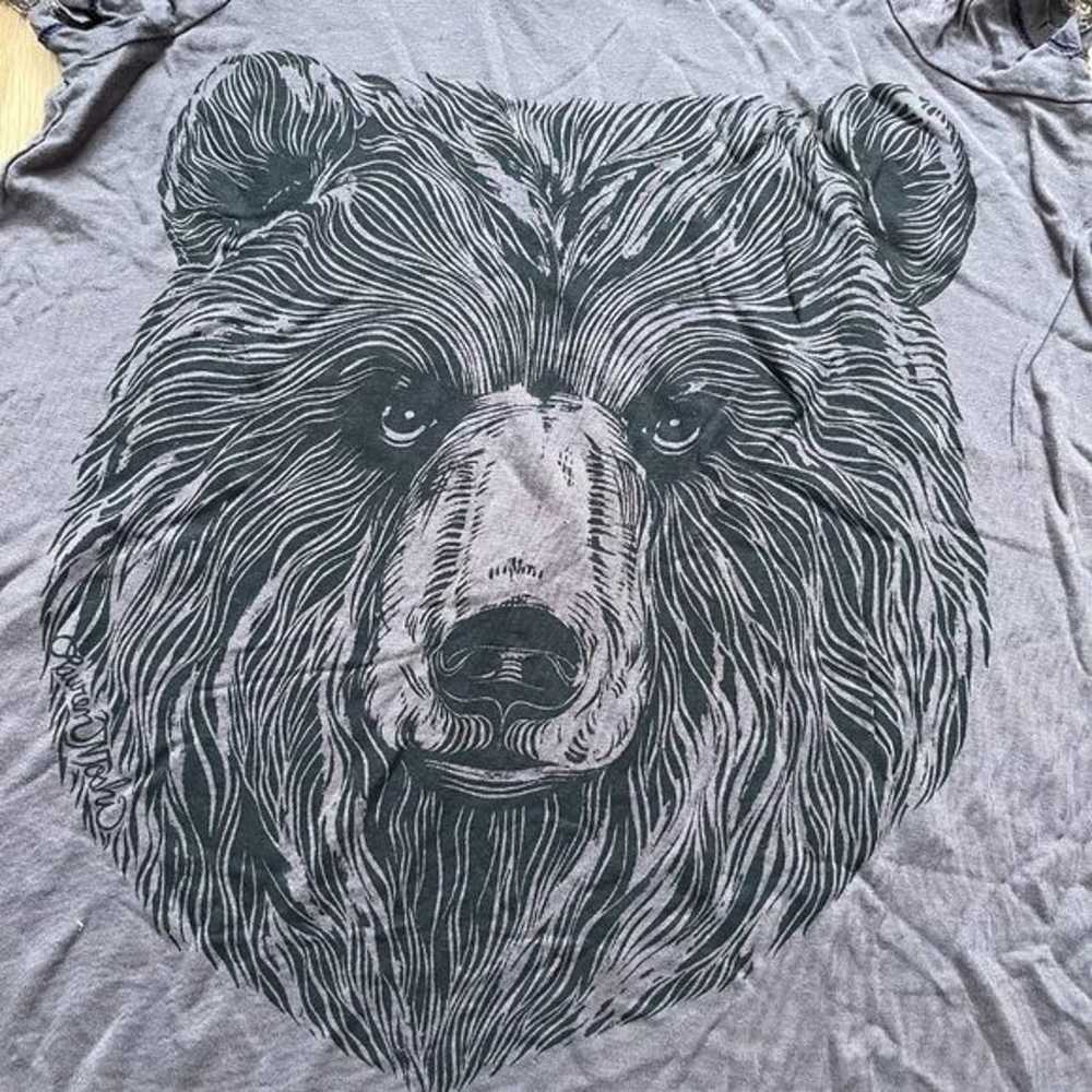 NEW LAUREN MOSHI BEAR GRAPHIC T-SHIRT XS - image 2