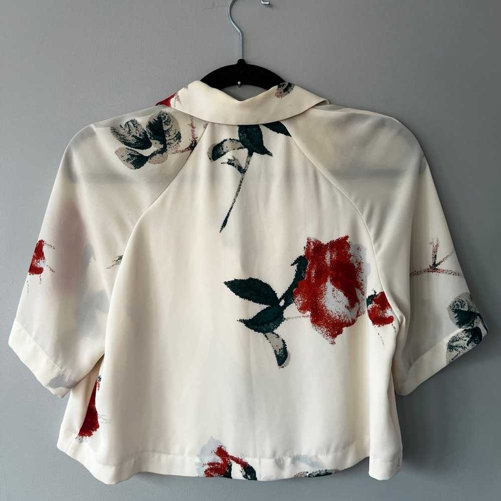 Aritzia floral cropped boxy blouse - image 3