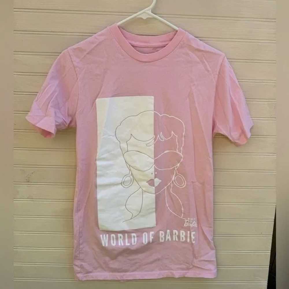 Barbie T-Shirt World of Barbie Pink White Vintage… - image 1