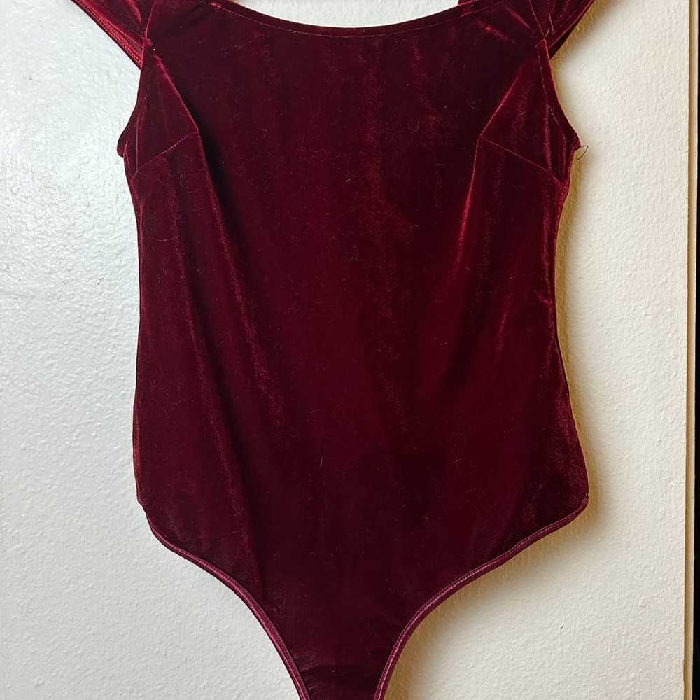 Vintage GUESS velvet burgundy bodysuit - image 3