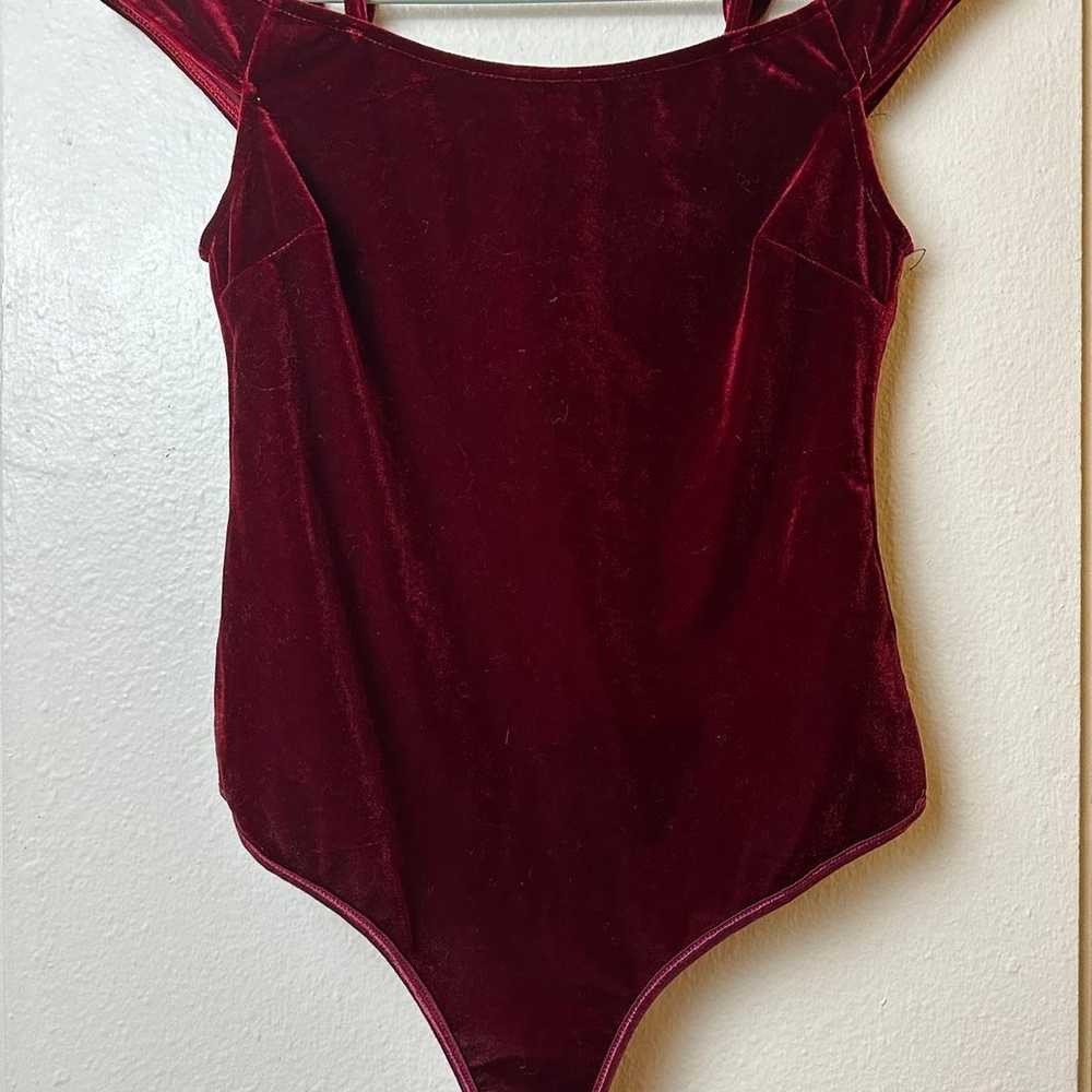 Vintage GUESS velvet burgundy bodysuit - image 4