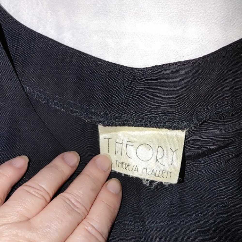 Vintage THEORY Woman's Short Sleeves  Crew Neck S… - image 6