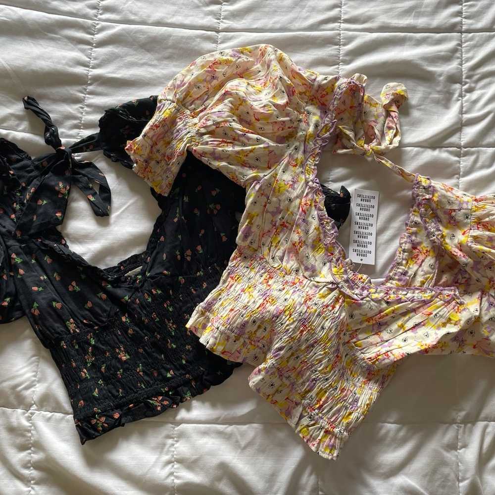 Bundle of 2 blouses - image 1