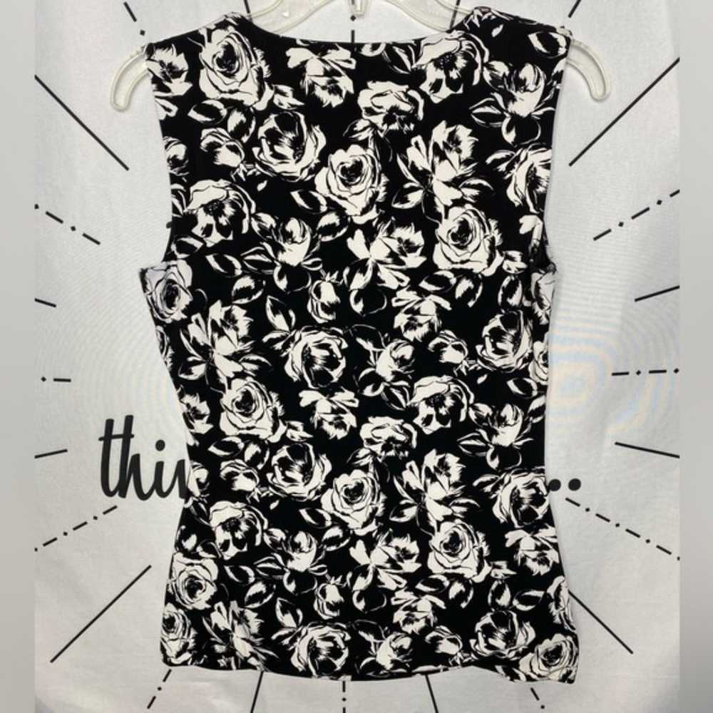 White House Black Market Sleeveless Floral Shell … - image 3