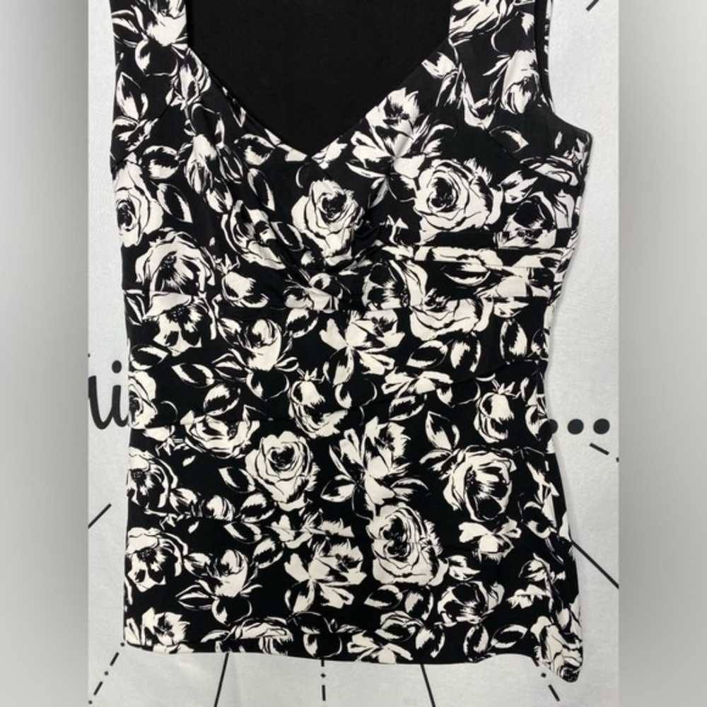 White House Black Market Sleeveless Floral Shell … - image 4