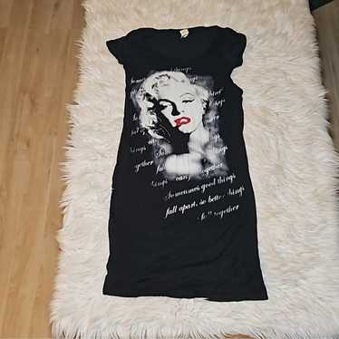 Marilyn Monroe Tshirt - image 1