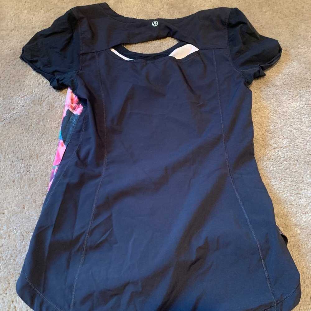 lululemon t shirt - image 3