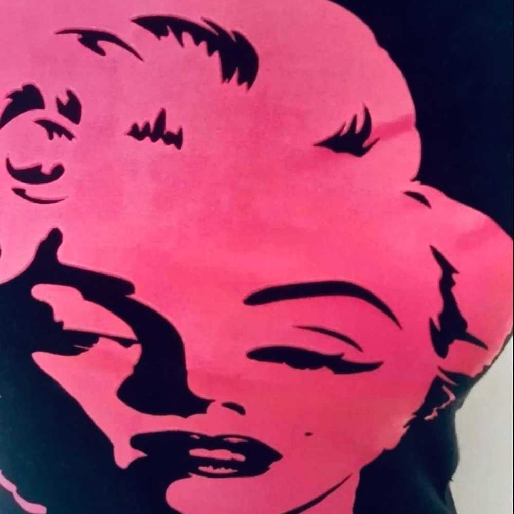 Marilyn Monroe vintage black pink t-shirt - image 3