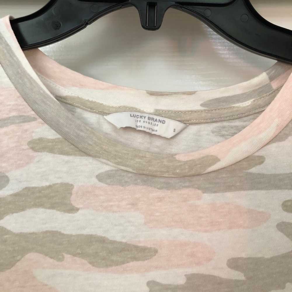 Lucky Brand Pink Camo Graphic Jersey T-shirt Blou… - image 4