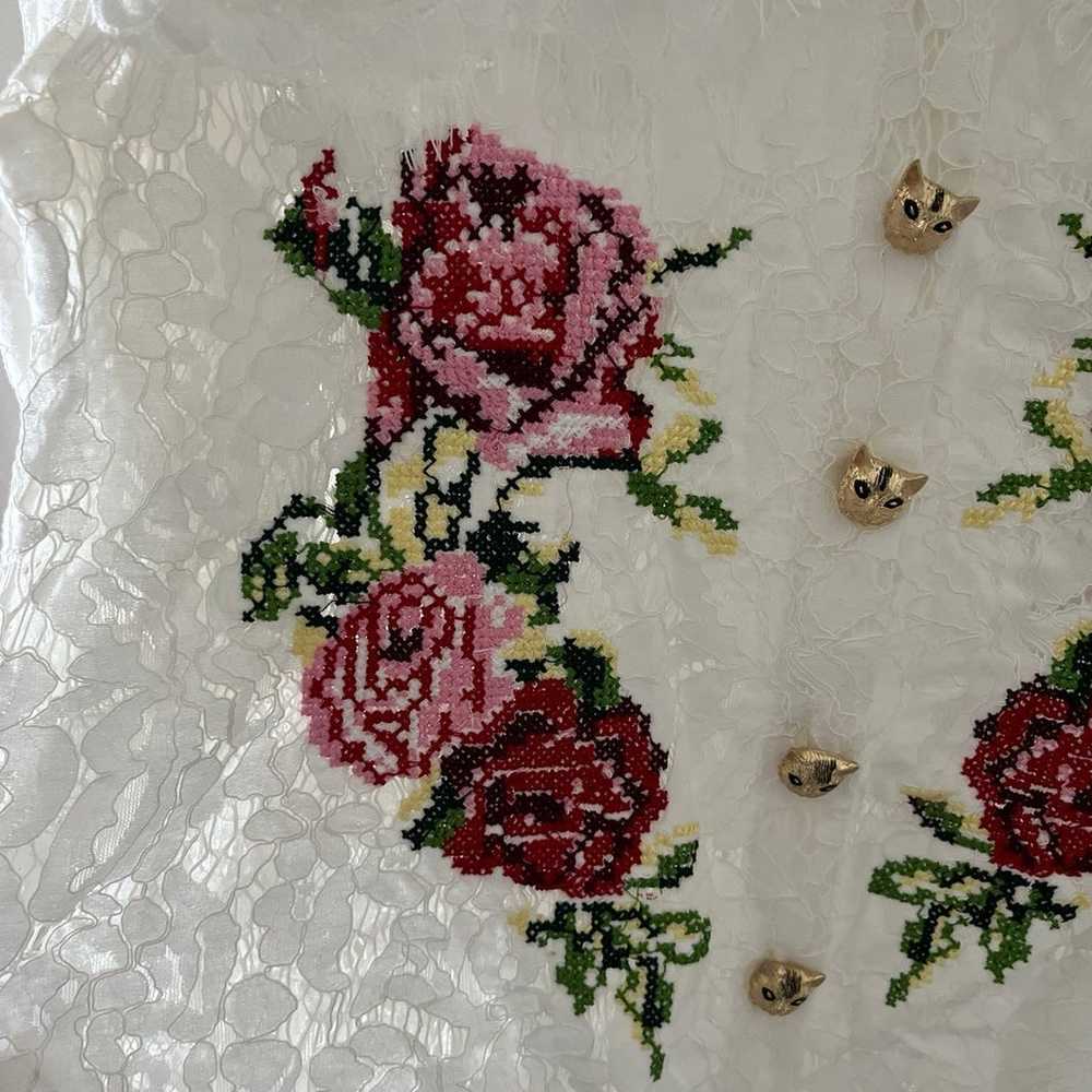 Cat and rose embroidered lace top - image 5