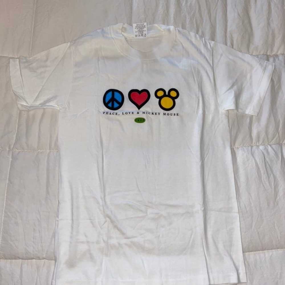 VINTAGE DEADSTOCK 90S DISNEY STORE PEACE LOVE MIC… - image 1