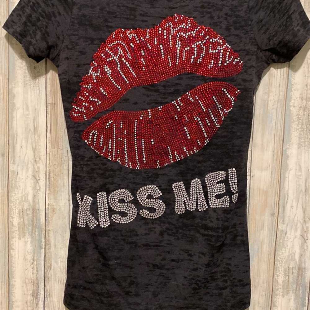 Rawyalty Y2K Vintage HOT KISS BEADED Kiss Me Tee … - image 10