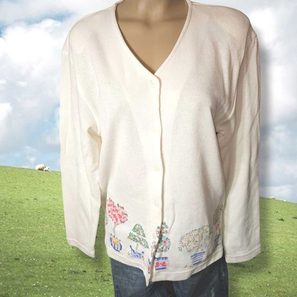 Vintage 80s/90s Y2K? White Teddi Button Top Flora… - image 1