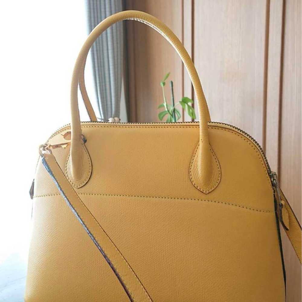 High-class handbag shoulder bag yellow. - image 2