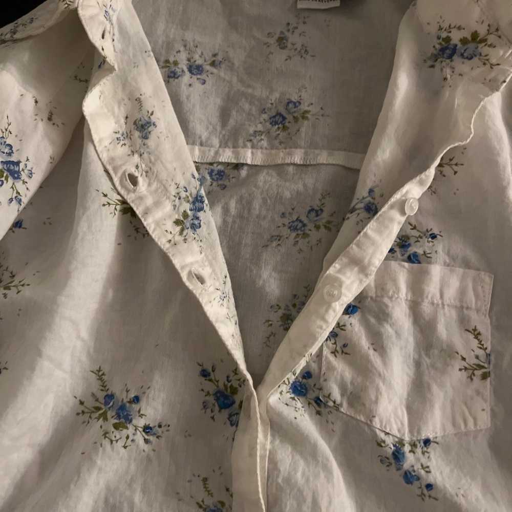 (M) Quizz Vintage Floral White Buttondown Blue Fl… - image 7