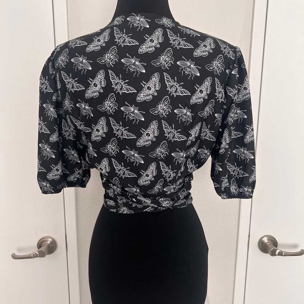 Cropped wrap top with moth designs short sleeve L… - image 7