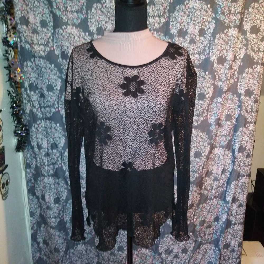 Vintage Fishnet Daisy Top - image 1