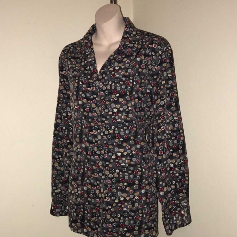 NWOT Impressions Beautiful button down blouse - image 4