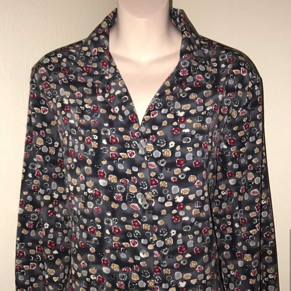 NWOT Impressions Beautiful button down blouse - image 5