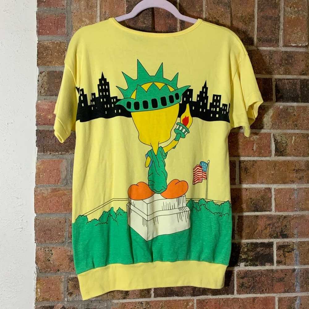 1980s yellow Tweety Bird Statue of Liberty tshirt - image 4