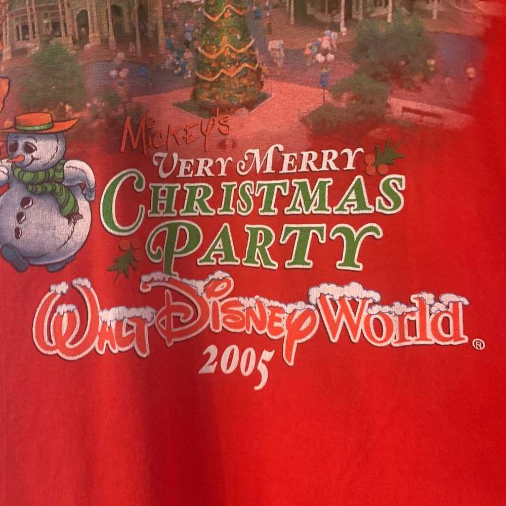 DISNEY Vintage 2005 Christmas Party Long Sleeve T… - image 4