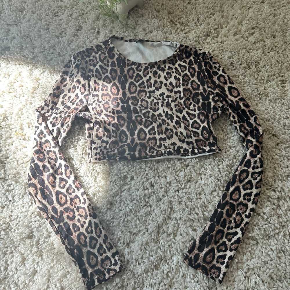 Cute leopard cheetah print vintage long sleeve go… - image 1