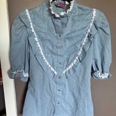 Vintage women’s button up shirt light blue roses … - image 1