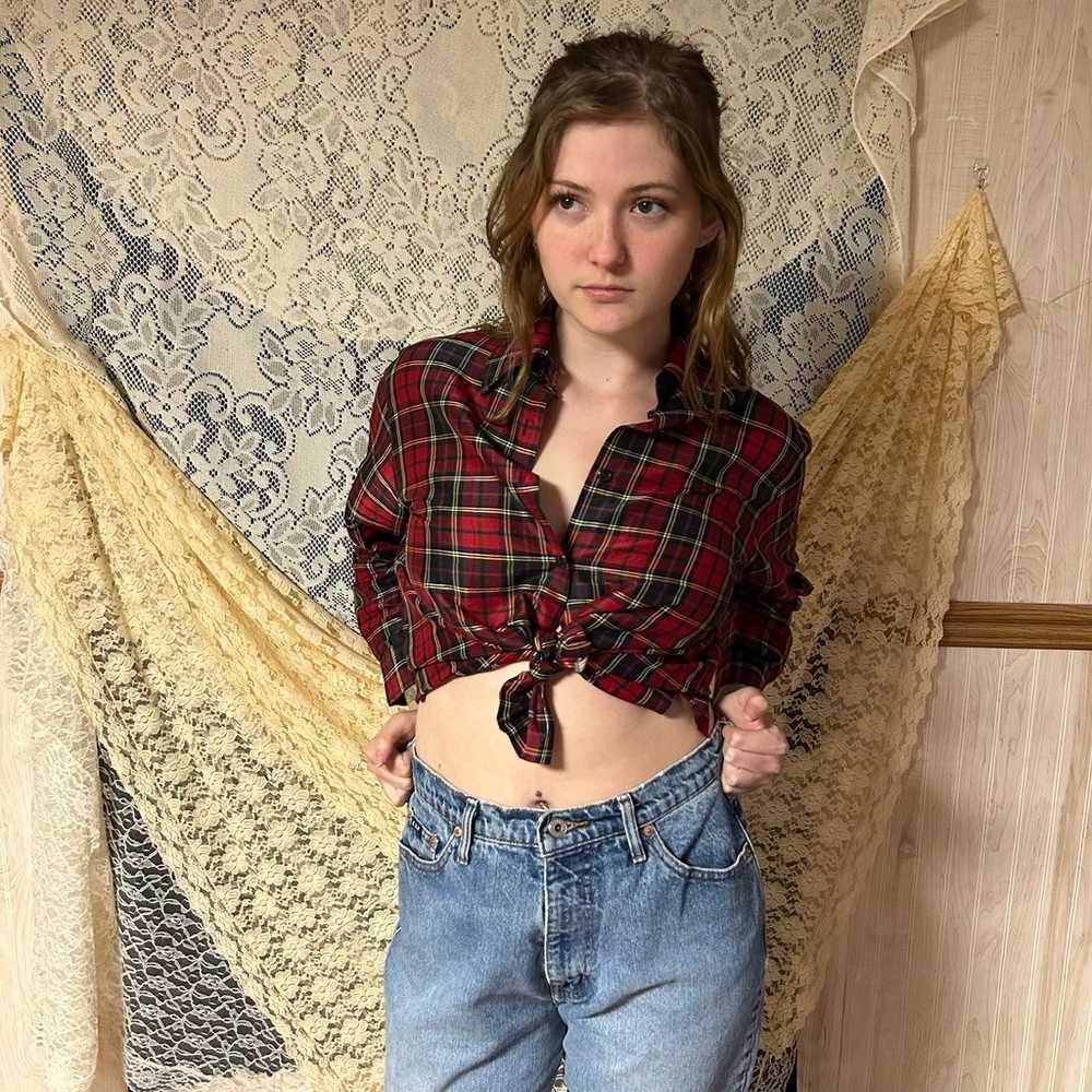 Plaid longsleeve cropped button down - image 3