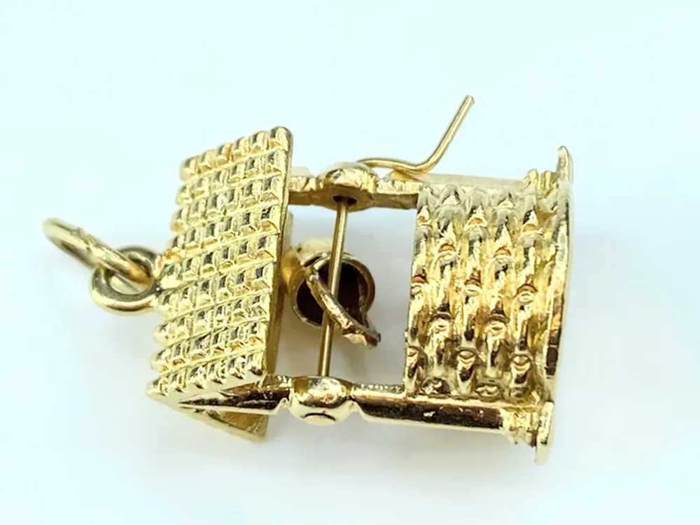 Vintage 14K yellow Gold Wishing Well with moving … - image 4