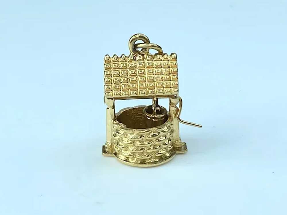 Vintage 14K yellow Gold Wishing Well with moving … - image 5