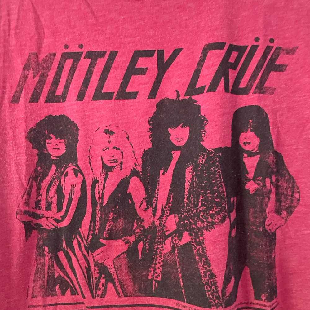 Motley Crue Chaser tee - image 4