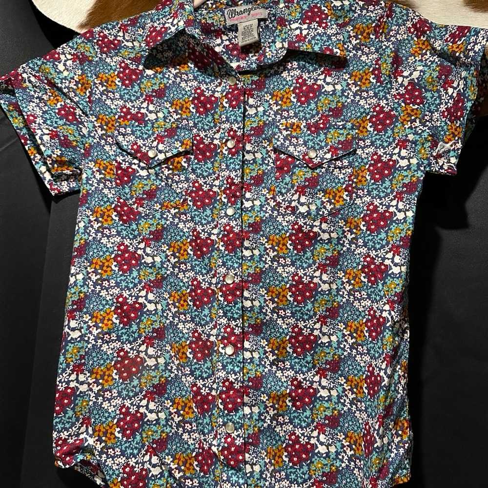 Wrangler Floral Pearl Snap - image 1