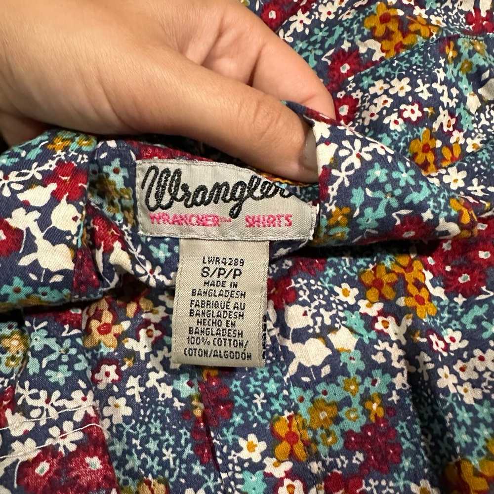 Wrangler Floral Pearl Snap - image 4